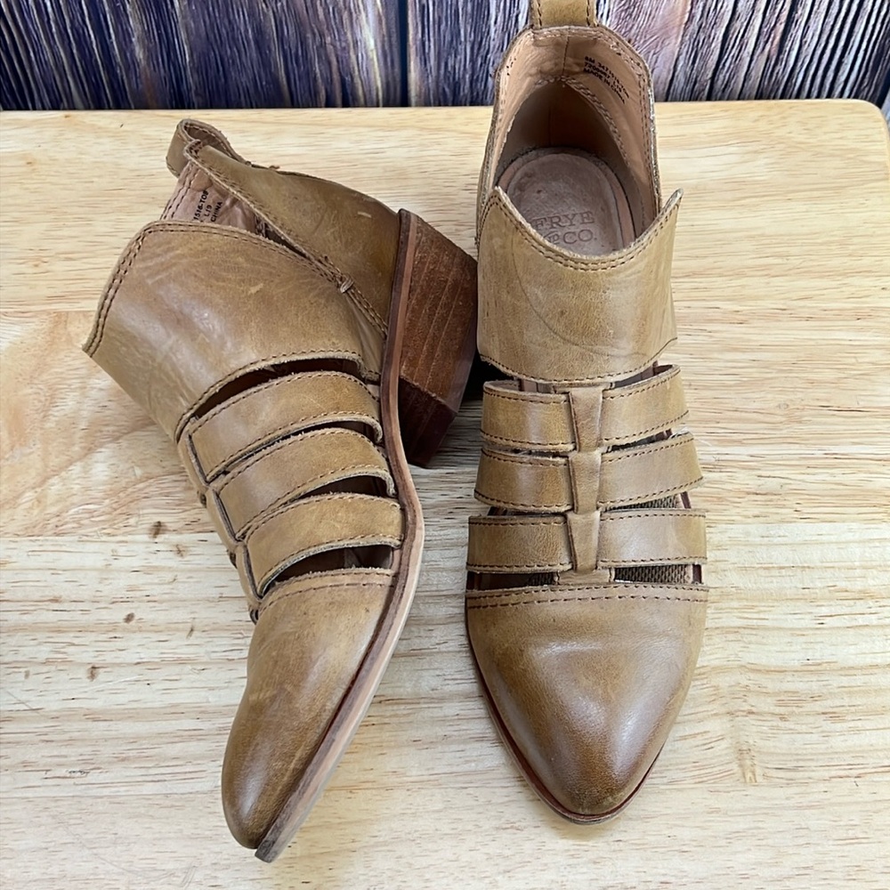 ⭐️Frye & Co Rubie Cutout Booties in Tobacco size 6M